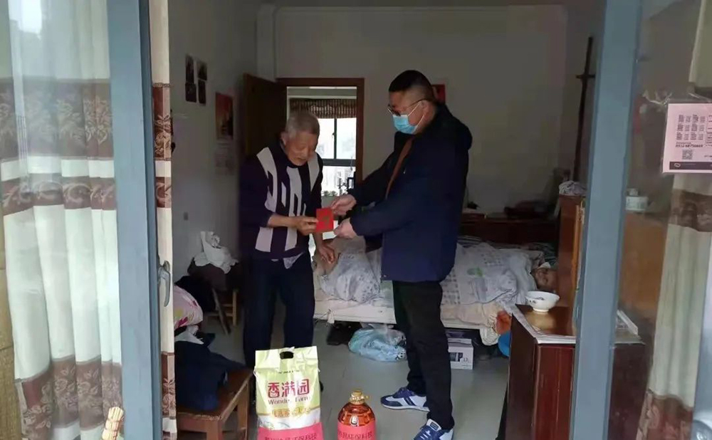 內(nèi)蒙古協(xié)昌公益|把我們的愛(ài)獻(xiàn)給我們關(guān)心的人——協(xié)昌環(huán)保春節(jié)愛(ài)心幫